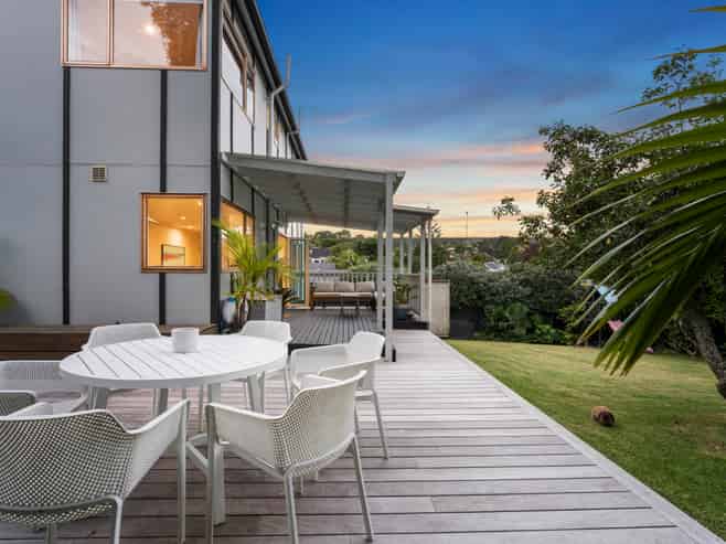 2/16 Sandiacre Way, Browns Bay