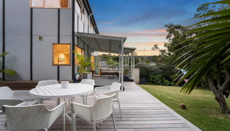 2/16 Sandiacre Way, Browns Bay