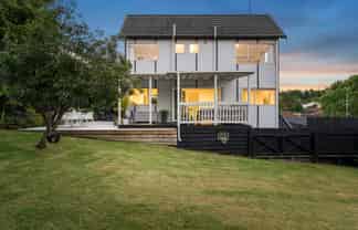 2/16 Sandiacre Way, Browns Bay