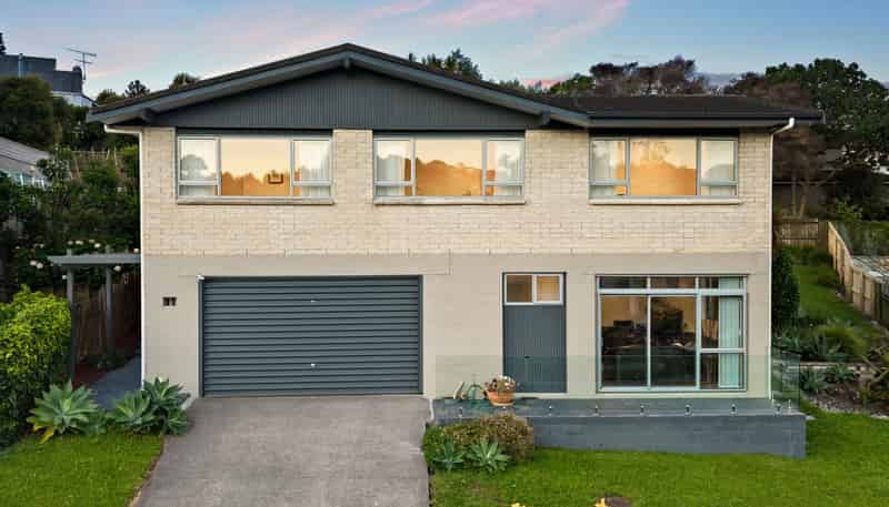 8 Coromandel Crescent, Mairangi Bay