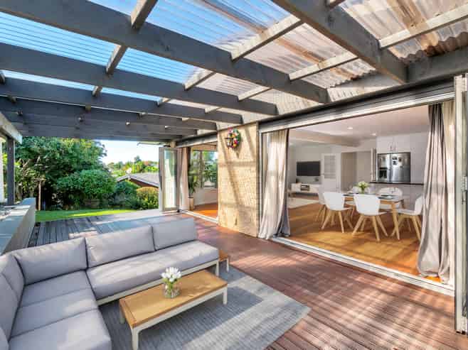 8 Coromandel Crescent, Mairangi Bay