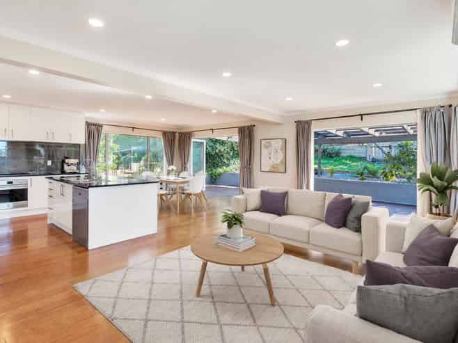 8 Coromandel Crescent, Mairangi Bay