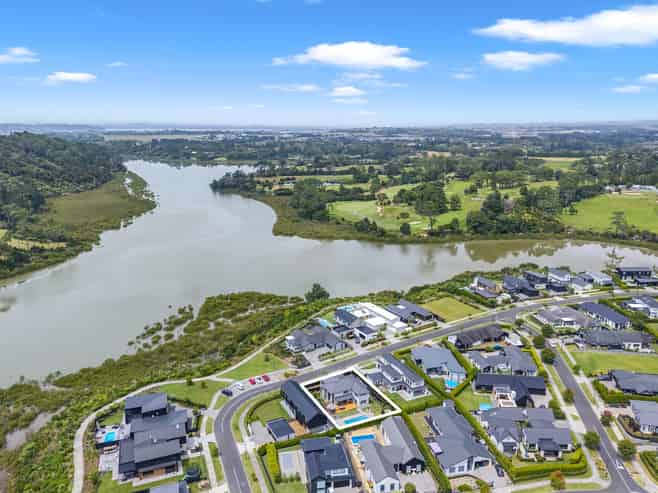 15 William Blake Way, Riverhead