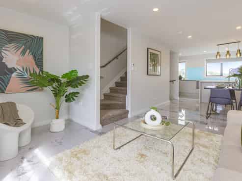 2d Convair crescent , Mangere