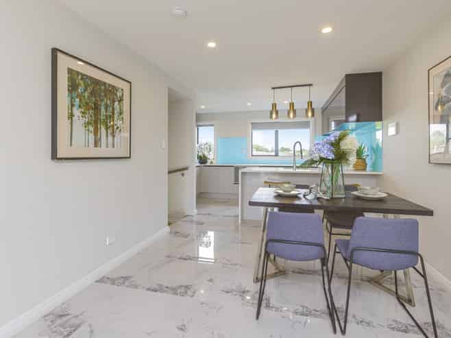 2d Convair crescent , Mangere