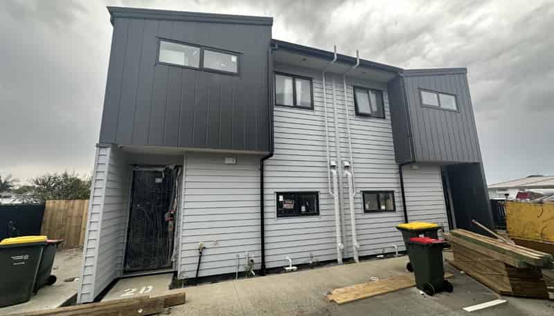 2d Convair crescent , Mangere