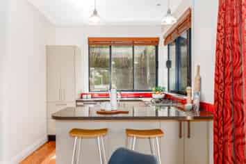 94 Eden Street, Island Bay