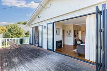 94 Eden Street, Island Bay