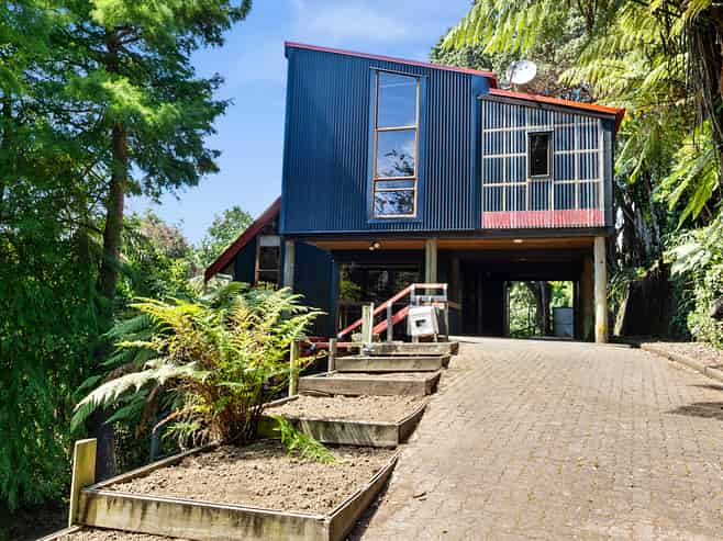 497 Devon Street West, Blagdon