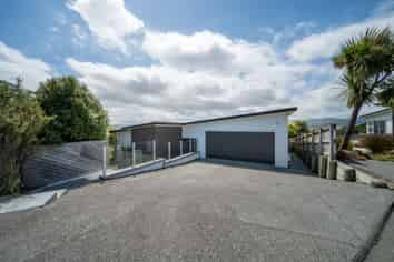 59 Endeavour Drive, Whitby