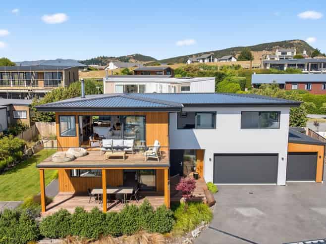 8 Landsborough Lane, Wanaka