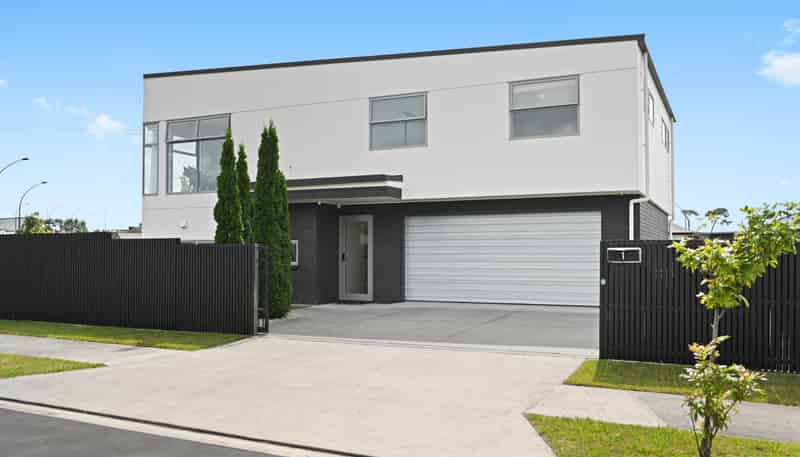 1 Oolong Court, Huntington