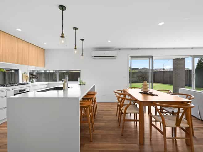 1 Oolong Court, Huntington