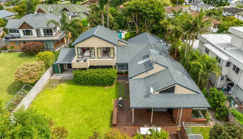 65 Thirteenth Avenue, Avenues