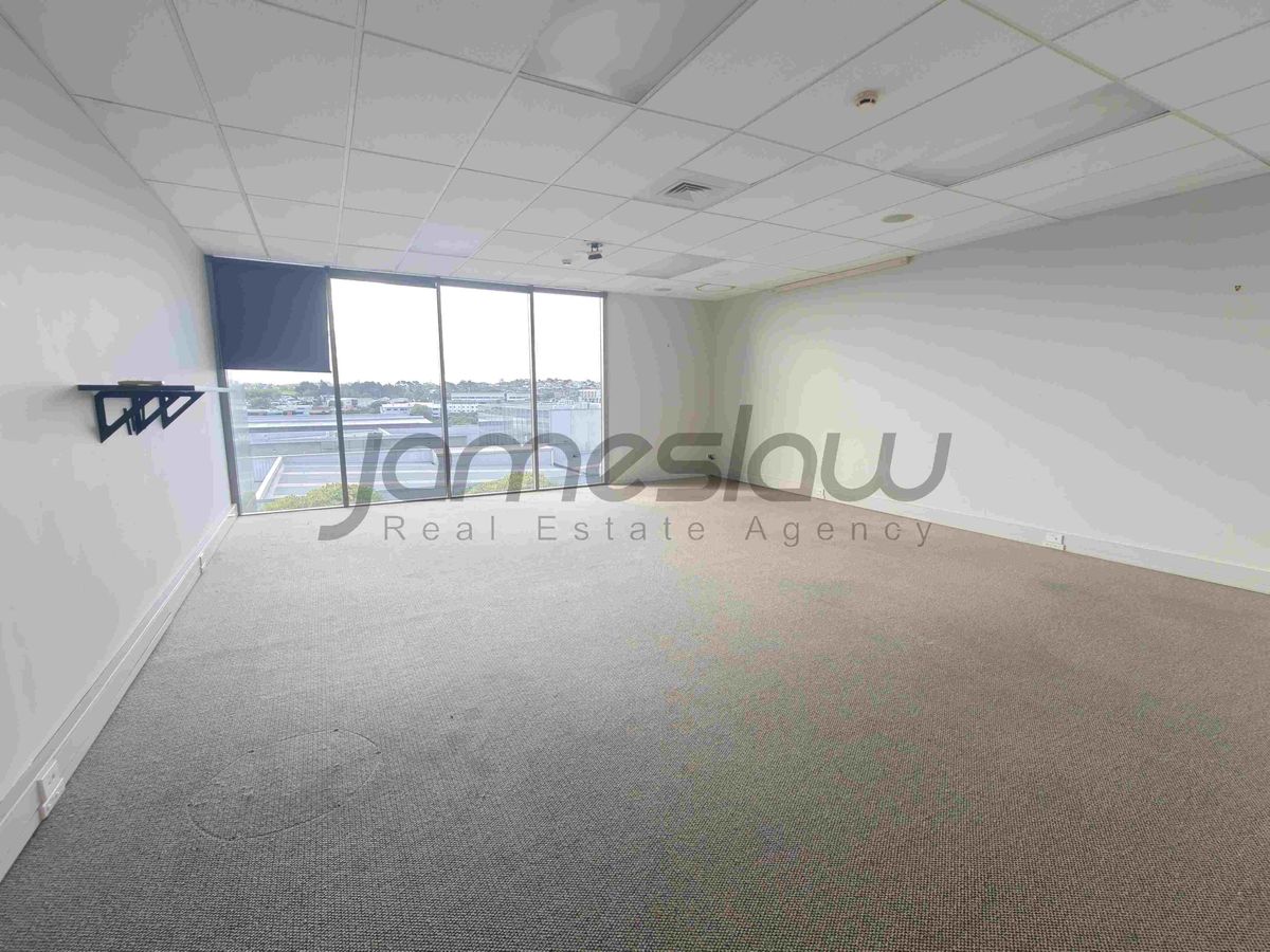 Versatile 435sqm High-Stud Warehouse & Office - Mai multe
