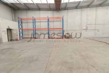 Versatile 435sqm High-Stud Warehouse & Office