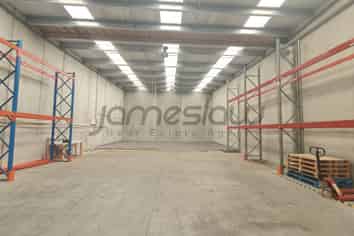 Versatile 435sqm High-Stud Warehouse & Office