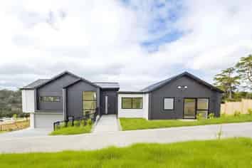 30 Awanui Road, Red Beach