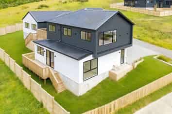 30 Awanui Road, Red Beach