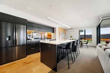 10 Quigley Crescent, Cromwell