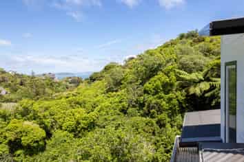 51b Maungaraki Road, Korokoro