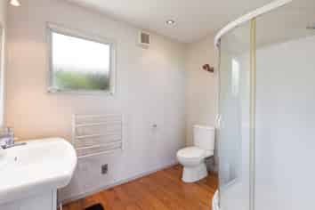 51b Maungaraki Road, Korokoro