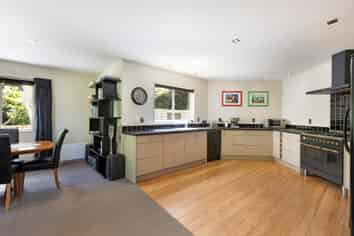 51b Maungaraki Road, Korokoro