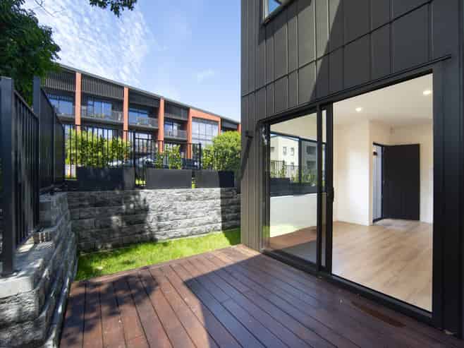 3A & 3B Range View Road, Mount Albert