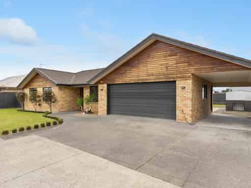 2 Puketea Place, Redwoodtown