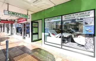 Prime King Street retail with rear parking