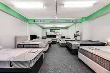 Prime King Street retail with rear parking