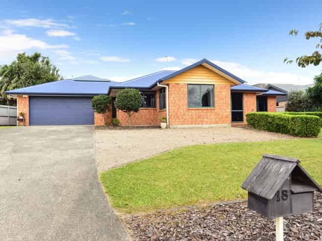 18 Everton Place, Grandview Heights