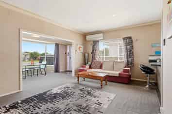 10 Andresen Street, Foxton Beach