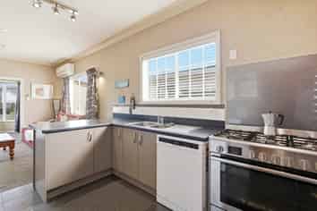 10 Andresen Street, Foxton Beach