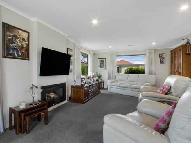 17 Ballantyne Way, Katikati