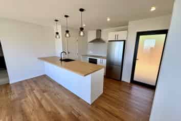 37 Aberdeen Road, Saint Clair