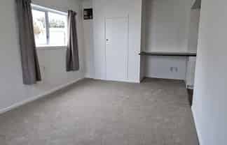 b/126 London Street, Dunedin Central