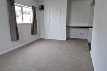 b/126 London Street, Dunedin Central