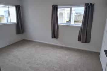 b/126 London Street, Dunedin Central