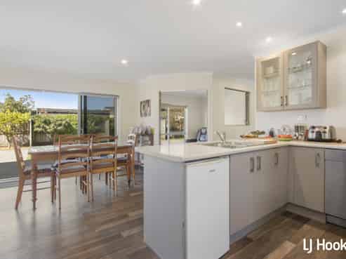 11 Surfers Ave, Waihi Beach