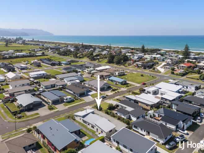 11 Surfers Ave, Waihi Beach