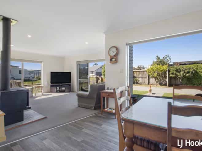 11 Surfers Ave, Waihi Beach