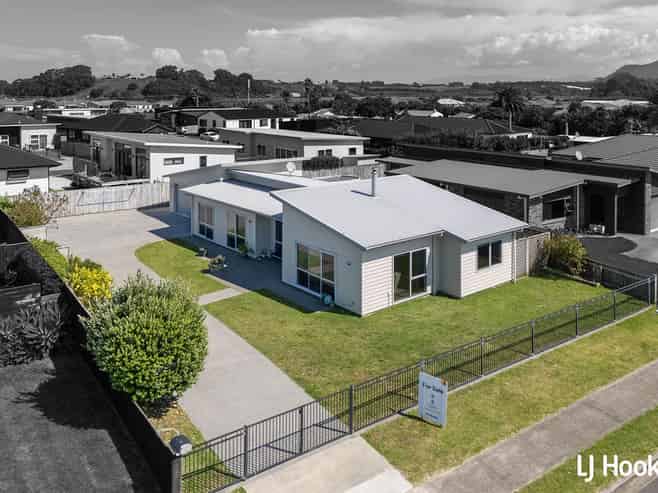 11 Surfers Ave, Waihi Beach