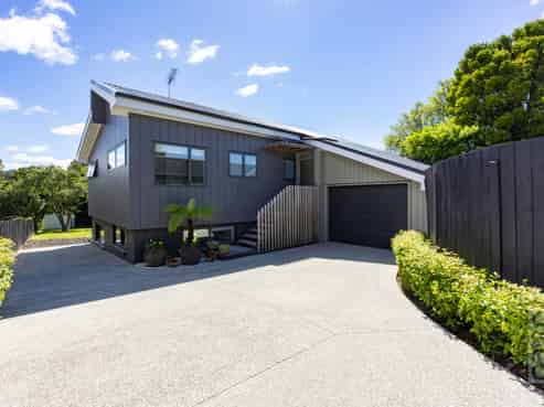 19 Maude Street, Riverhead