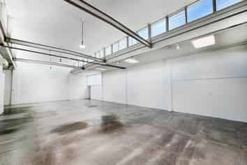 CITY FRINGE GYM / WAREHOUSE
