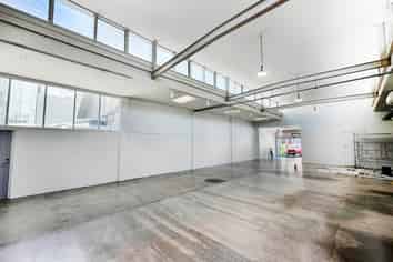 CITY FRINGE GYM / WAREHOUSE
