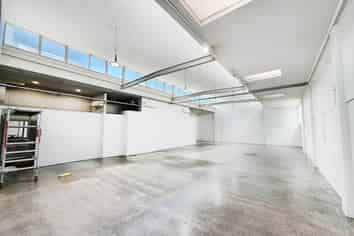 CITY FRINGE GYM / WAREHOUSE
