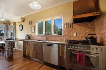 766 State Highway One, Manakau