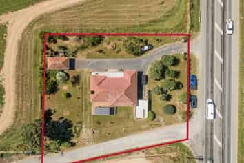 766 State Highway One, Manakau