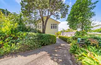 17 Paremata Crescent, Paremata